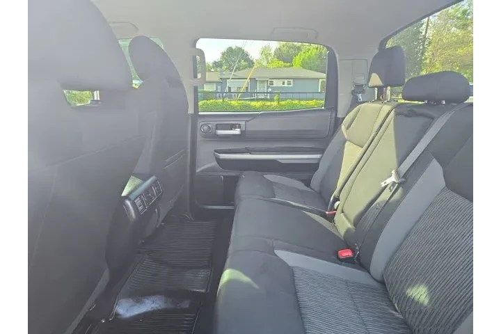 $36995 : Toyota Tundra 2017 4x4 SR5 4 image 9