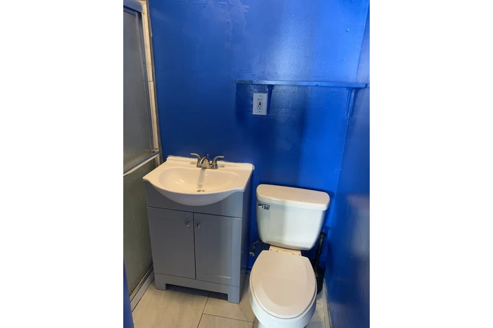 $800 : CUARTO ENTRADA PRIVADA image 4