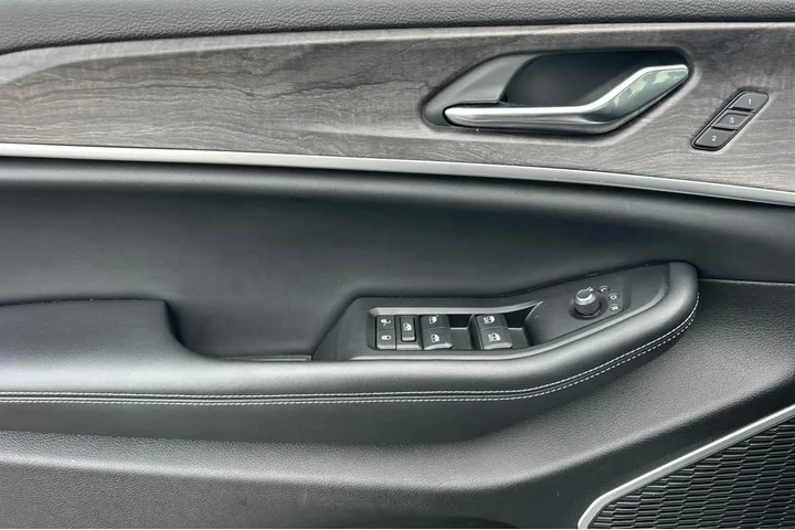 $37981 : Jeep Grand Cherokee L 2024 4 image 10