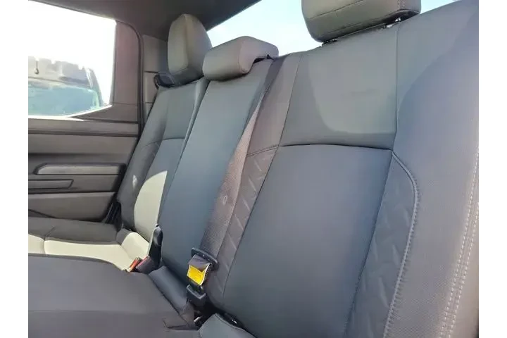 $33450 : Toyota Tacoma 2024 4x4 SR 4d image 8