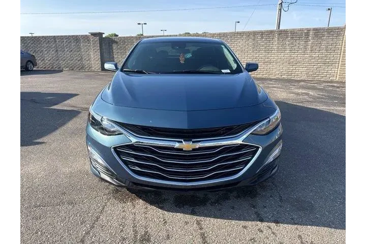 $22982 : Chevrolet Malibu 2025 LS 4dr image 2