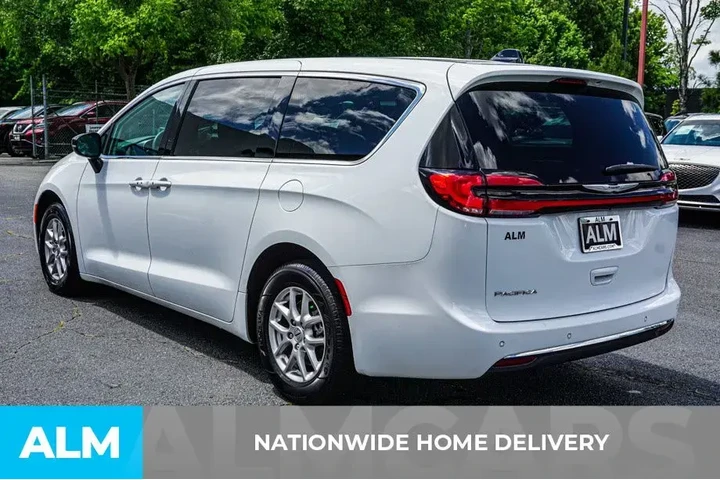 $24720 : Chrysler Pacifica 2024 Touri image 5