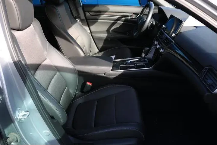 $23673 : Honda Accord 2022 Sport 4dr image 7