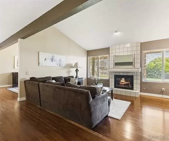 $1500 : Welcome to your single image 3