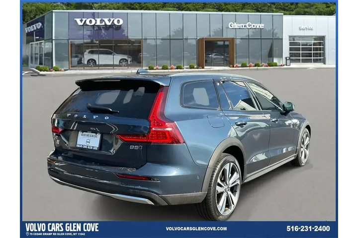 $38000 : Volvo V60 Cross Country 2023 image 3