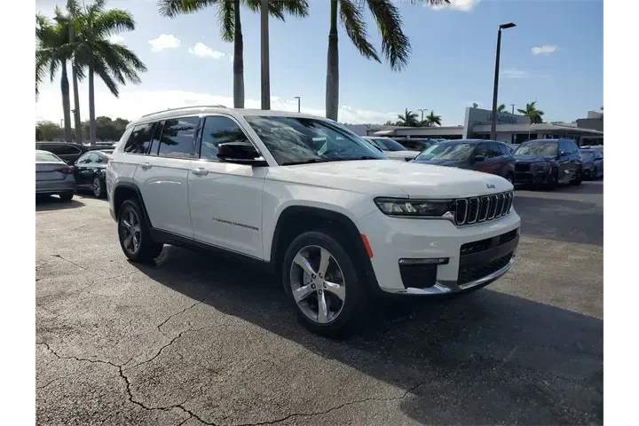 $22990 : Jeep Grand Cherokee L 2021 4 image 2