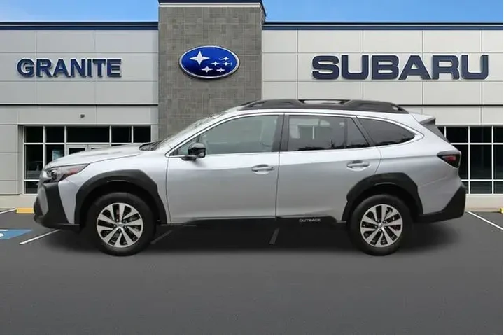 $28850 : Subaru Outback 2025 AWD Prem image 6
