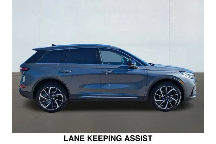 $32000 : Lincoln Corsair 2023 Reserve image 6