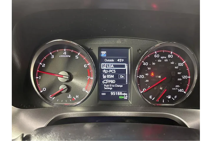 $21689 : Silver Certified2018 RAV4 SE image 4