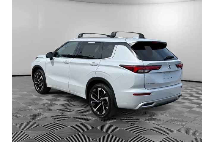 $29995 : 2024 MITSUBISHI OUTLANDER image 3