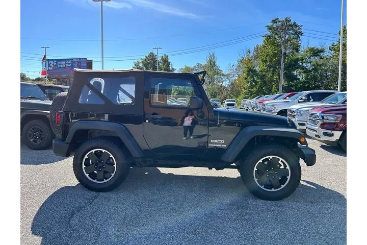 $16800 : Jeep Wrangler 2012 4x4 Sport image 2