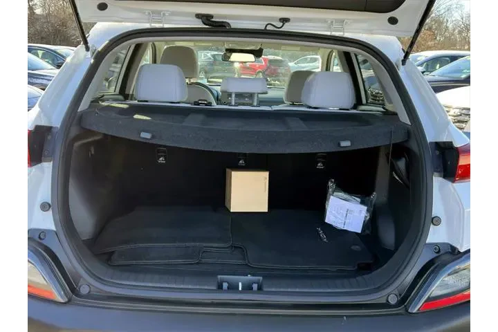 $20995 : Hyundai KONA 2023 AWD SEL 4d image 7