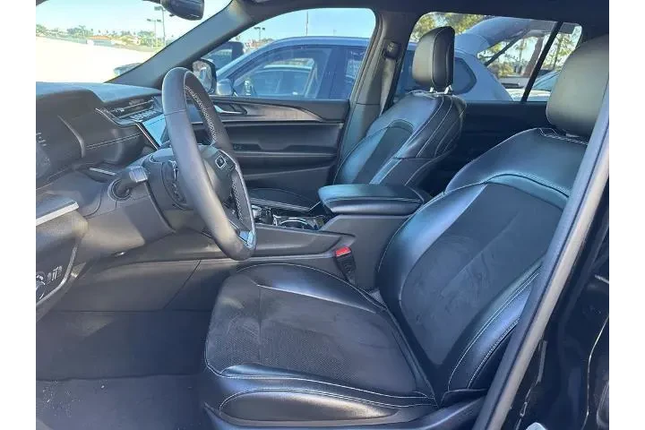 $33000 : Jeep Grand Cherokee L 2023 4 image 7