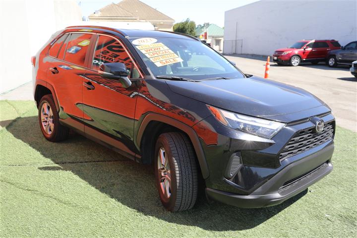 $28999 : 2022 TOYOTA RAV4 XLE image 3