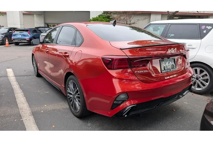 $17295 : 2022 Forte GT-Line image 3