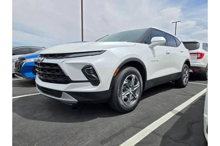 $26991 : Chevrolet Blazer 2023 LT 4dr image 2
