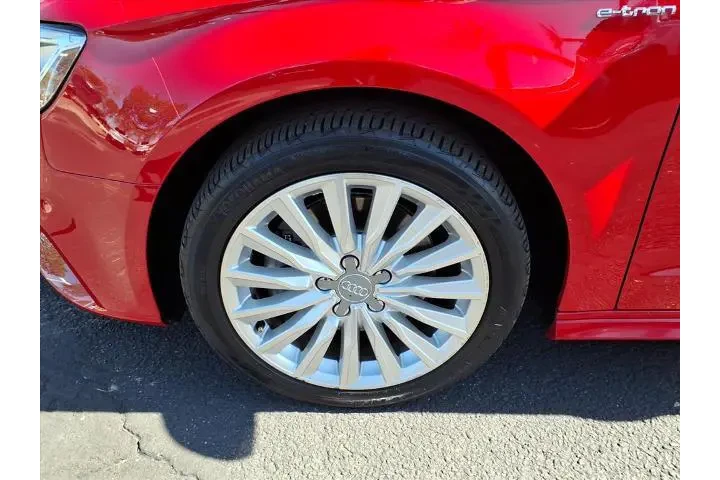 $18962 : Audi A3 Sportback e-tron 201 image 9