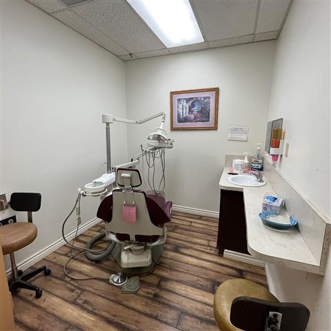 ISLAND PLAZA DENTAL GROUP image 9