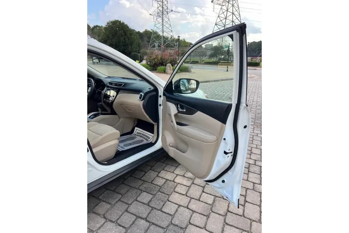 $6300 : 2016 Rogue SV image 8