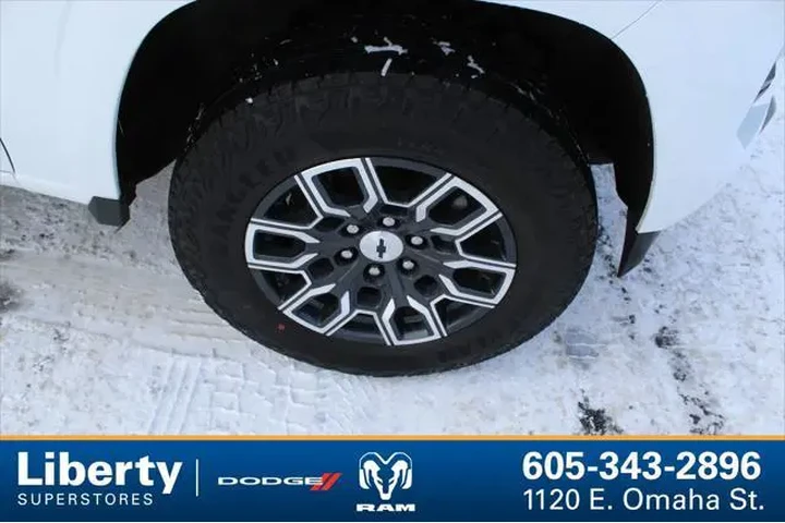 $37993 : Chevrolet Colorado 2023 4x4 image 10