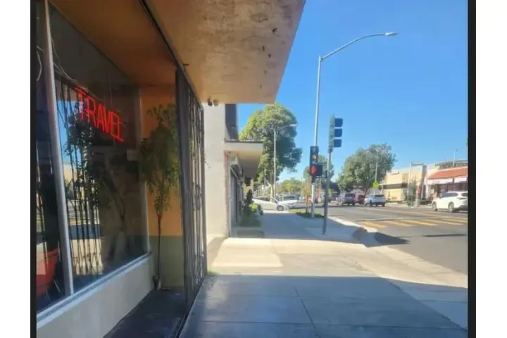 RENTO LOCAL PARA NEGOCIO image 4