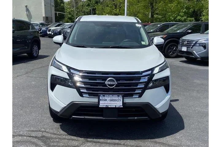 $18487 : Nissan Rogue 2025 AWD SV 4dr image 2