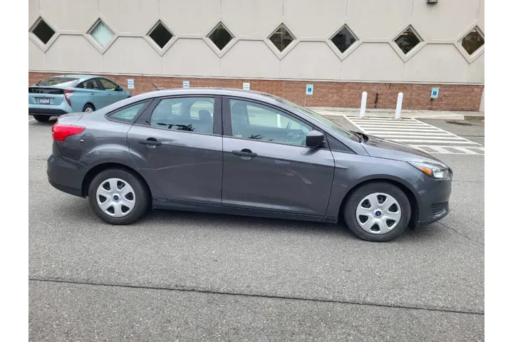 $5900 : 2018 Focus S image 6