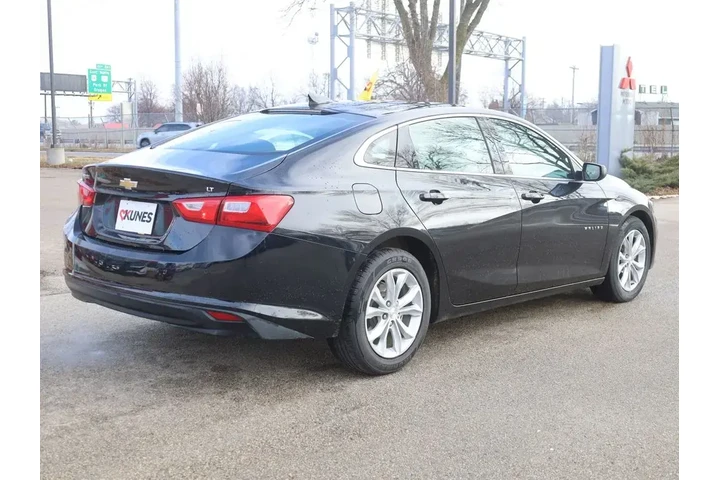 $17777 : Chevrolet Malibu 2024 LT 4dr image 10