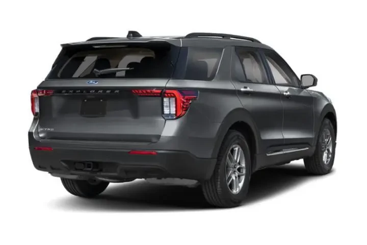 $31990 : Ford Explorer 2025 Active 4d image 2