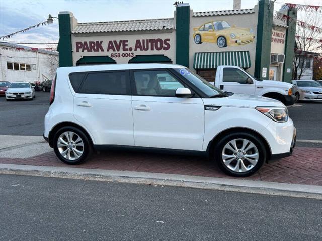 $8495 : 2016 Soul + image 3