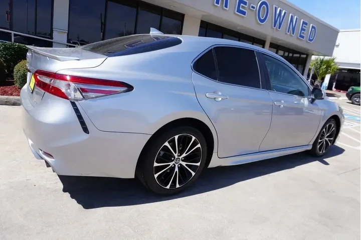 $10488 : Toyota Camry 2019 SE 4dr Sed image 6