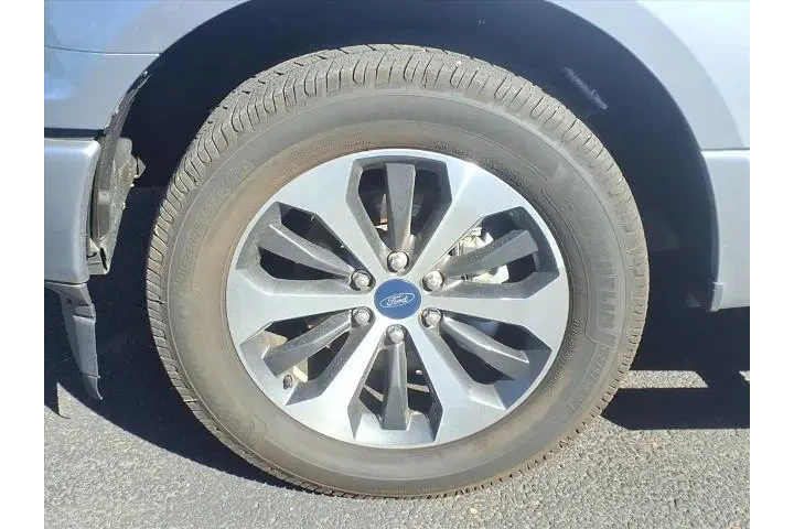 $18625 : Ford F-150 2020 4x2 XL 4dr S image 9