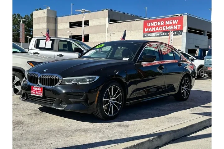 $27998 : BMW 3 Series 2021 330i 4dr S image 2