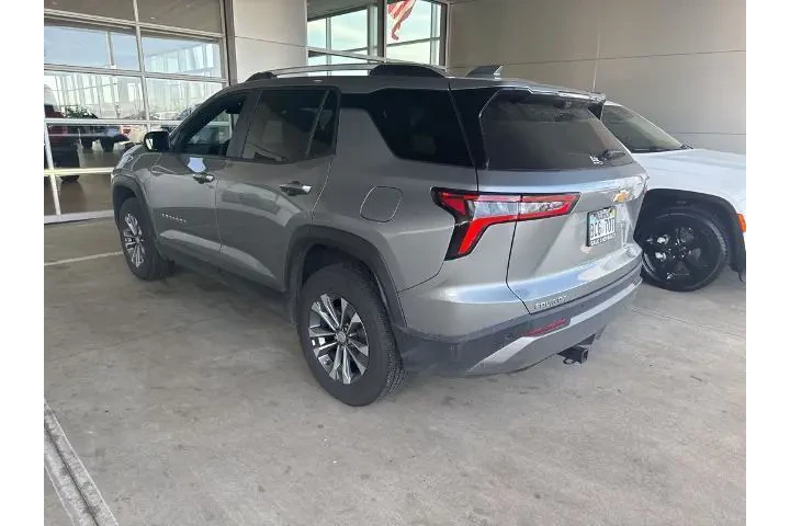 $26997 : Chevrolet Equinox 2025 LT 4d image 6