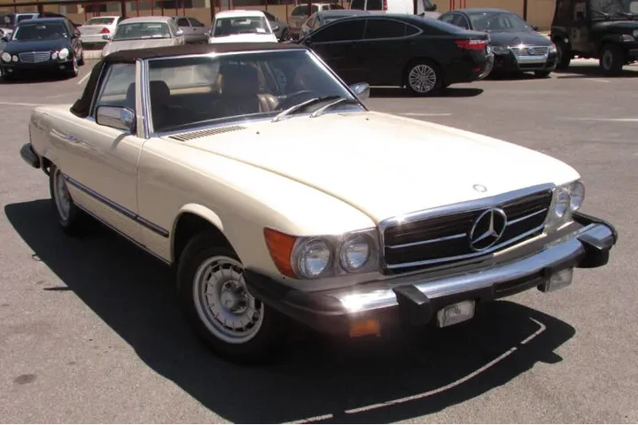 $25995 : 1982 Mercedes-Benz 380-Class image 9