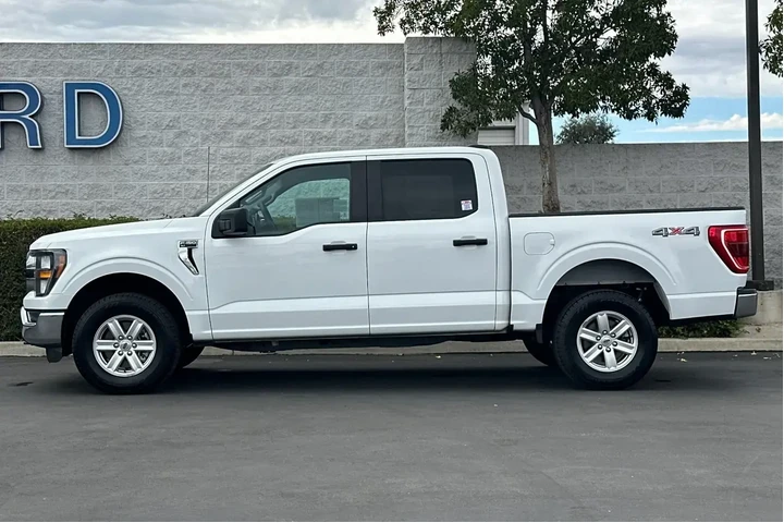 $35940 : Ford F-150 2023 4x4 XLT 4dr image 7
