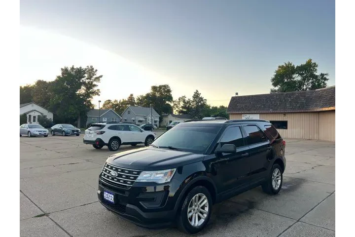 $14995 : 2016 Explorer ONLY 60,000 Mil image 5