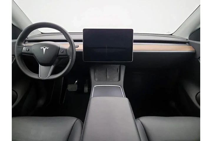$31998 : Tesla Model Y 2021 AWD Long image 9