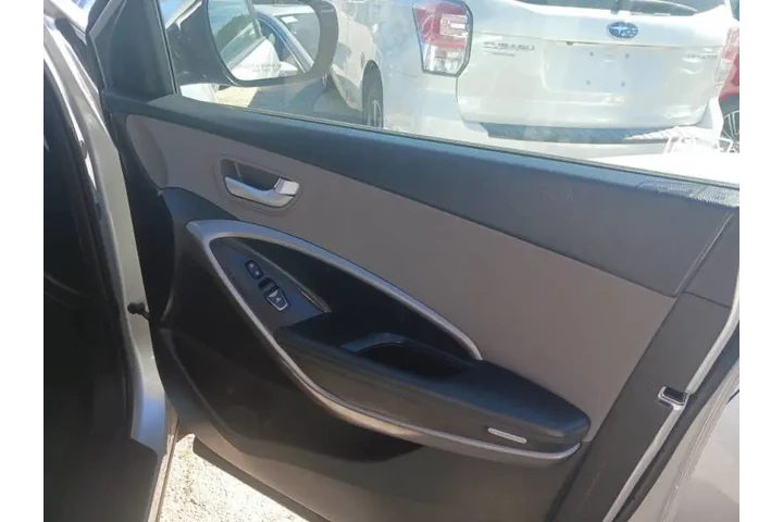 $9000 : 2016 Santa Fe Sport 2.4L image 6