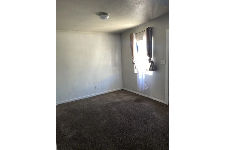 $900 : Se renta cuarto grande image 3