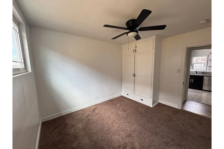 $1100 : Casa unifamiliar de 3 Recamara image 5