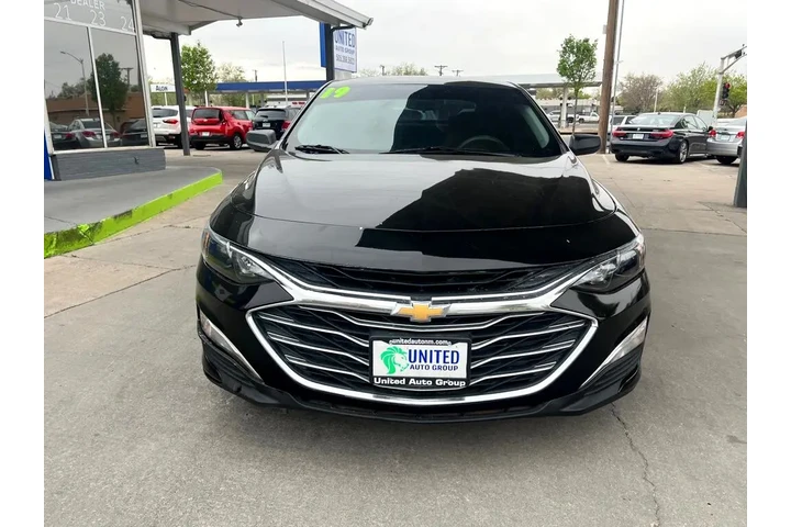 2019 Malibu LS image 2