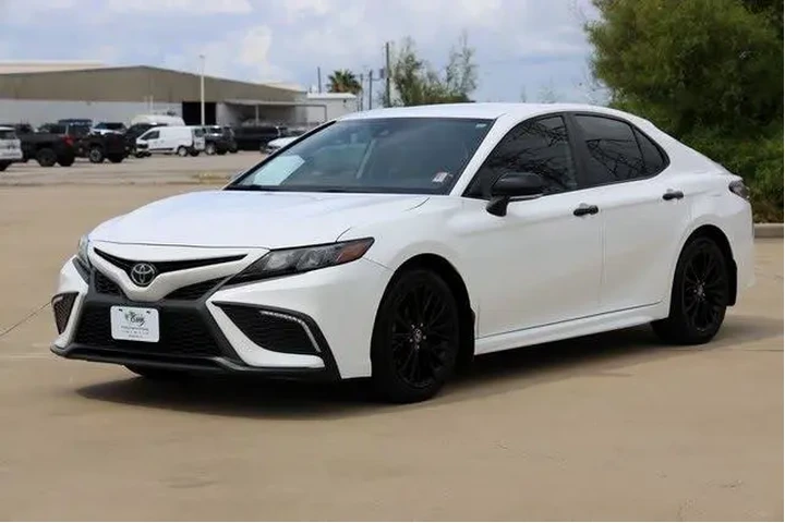 $20935 : Toyota Camry 2022 SE 4dr Sed image 3