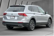 $20000 : Volkswagen Tiguan 2021 SE 4d thumbnail