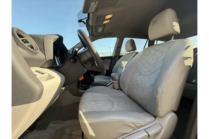 $12399 : Toyota RAV4 2012 4x4 Base 4d image 10