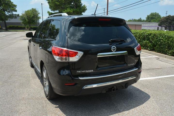 2016 Pathfinder Platinum image 9