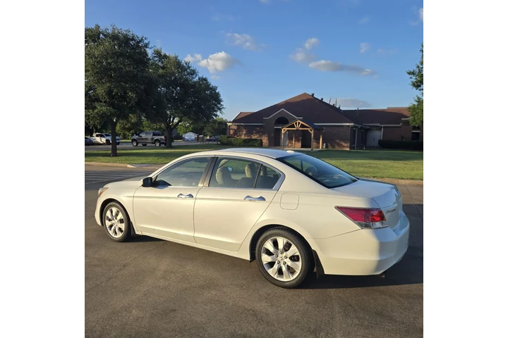 $6000 : 2010 Honda Accord EX-L image 5