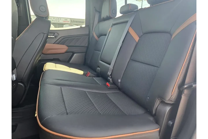 $39650 : GMC Canyon 2023 4x4 AT4 4dr image 10