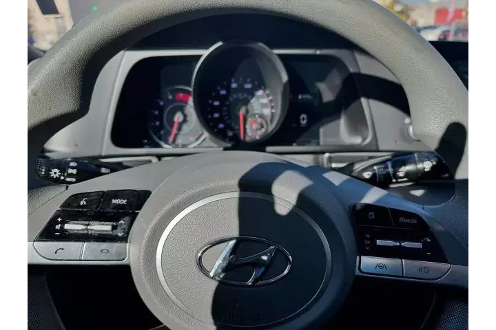 2023 HYUNDAI ELANTRA2023 HYUN image 8