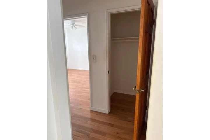 $2300 : 3Bed 2Bath Apt for rent in LA image 4